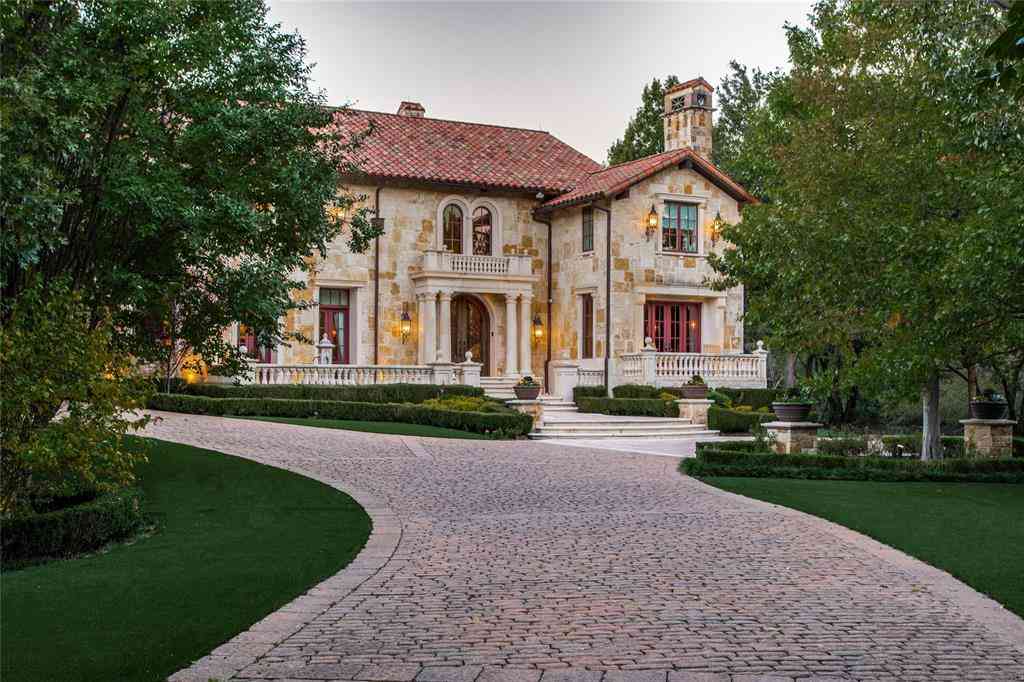 Homes For Sale - 234 W Bethel Road<br/> Coppell, TX 75019