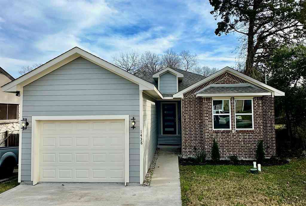 Homes For Sale - 1438 E Waco Avenue<br/> Dallas County, Dallas, TX 75216