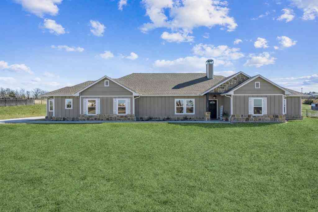 Apartment For Sale - 1084 Justin Drive<br/> Springtown, TX 76082