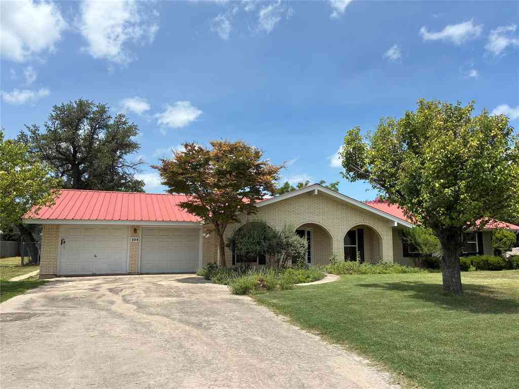 Homes For Sale - 104 Skipcha Trail<br/> Lampasas, TX 76550