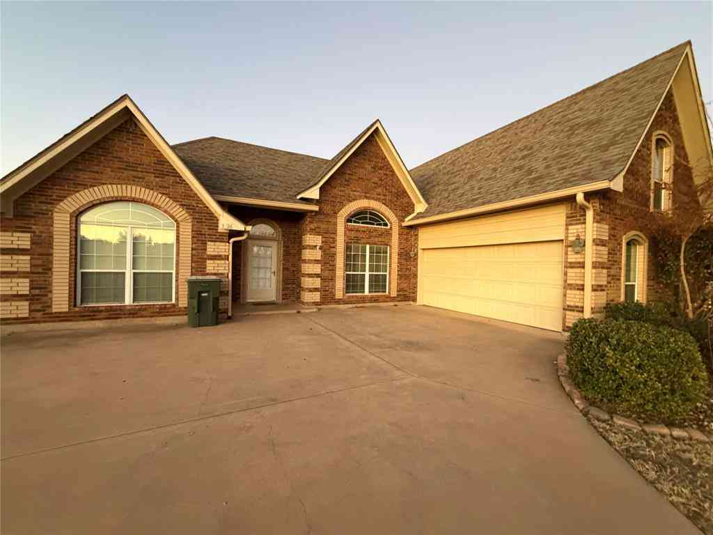 Homes For Sale - 3426 Silver Oaks Drive<br/> Abilene, TX 79606