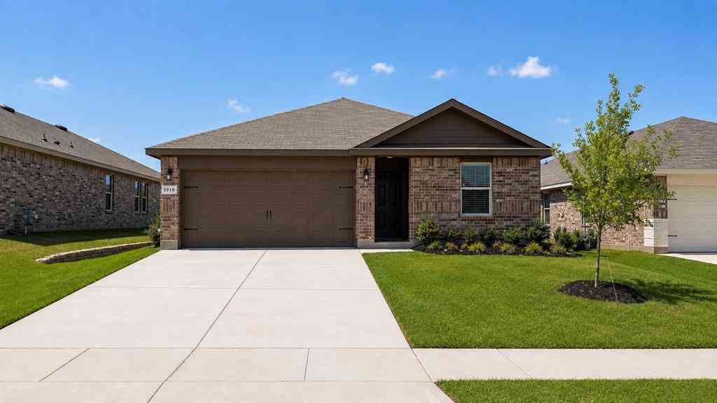 Homes For Sale - 1910 Cherokee Lane<br/> Johnson County, Cleburne, TX 76033