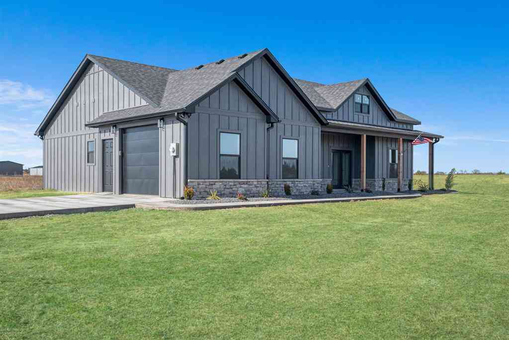 Homes For Sale - 213 Private Road 33083<br/> Lamar County, Sumner, TX 75486