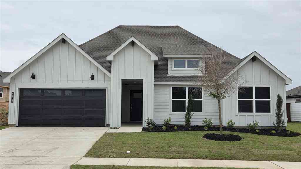 Homes For Sale - 4207 Cornerstone Circle<br/> Granbury, TX 76048