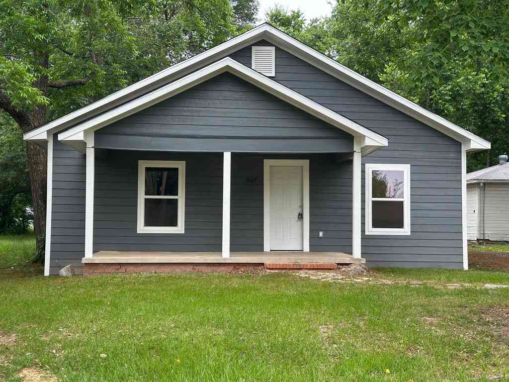 Homes For Sale - 907 Davis Street S<br/> Hopkins County, Sulphur Springs, TX 75482