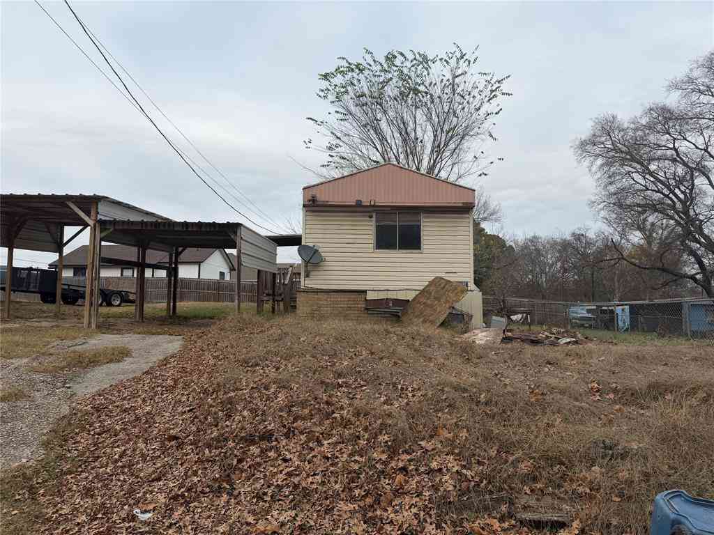 Mobile Home For Sale - 205 Barker Street<br/> Athens, TX 75751