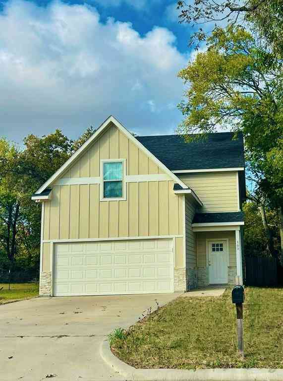 Homes For Sale - 103 E 15th Street<br/> Fannin County, Bonham, TX 75418