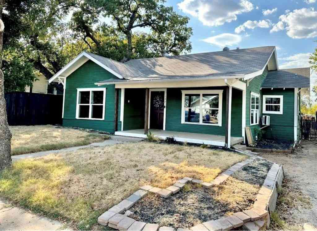 Homes For Sale - 1805 Avenue D<br/> Brown County, Brownwood, TX 76801
