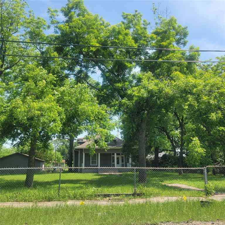 Homes For Sale - 1325 W 13th Avenue<br/> Corsicana, TX 75110