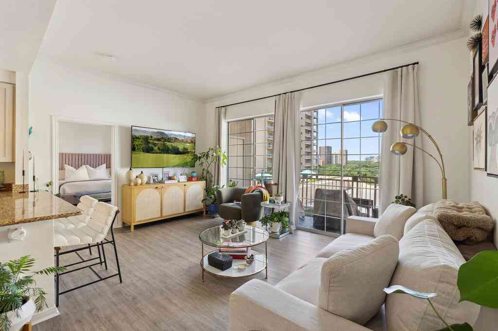 Condo For Sale - 3225 Turtle Creek Boulevard #611<br/> Dallas County, Dallas, TX 75219