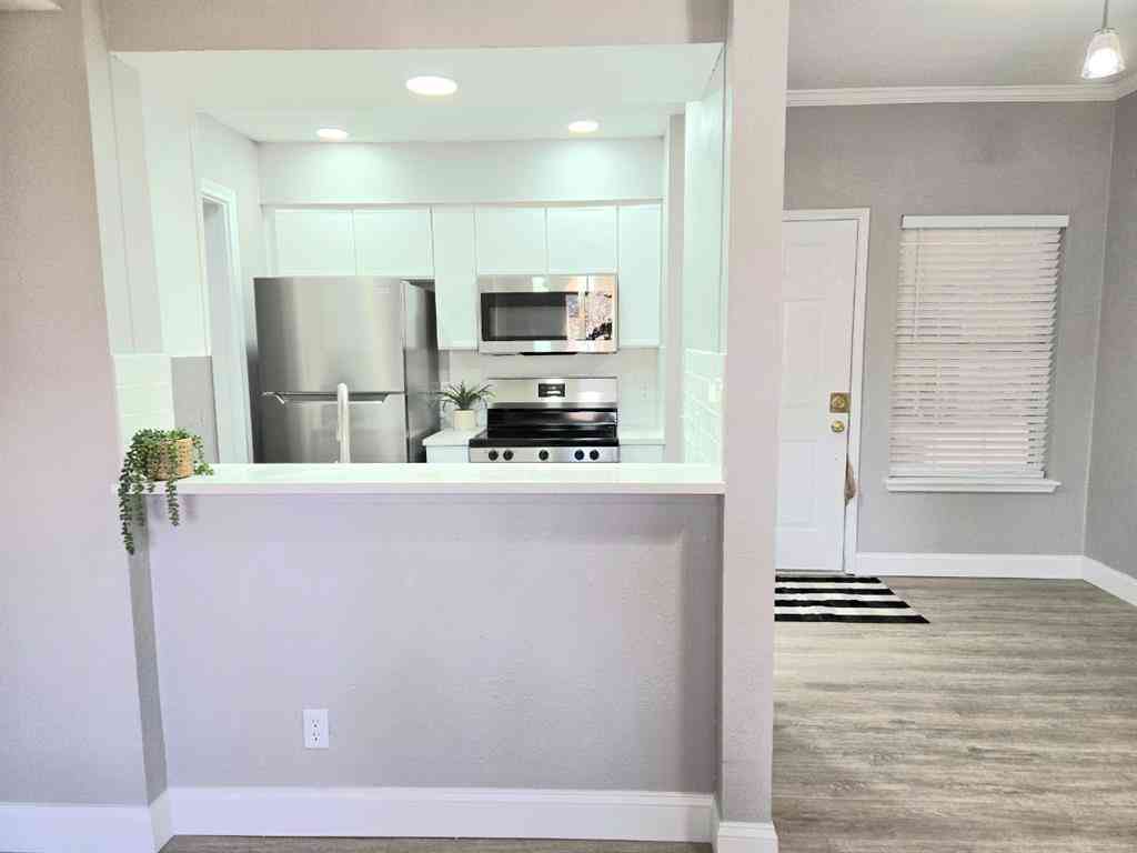 Condo For Sale - 5325 Bent Tree Forest Drive #1129<br/> Dallas County, Dallas, TX 75248