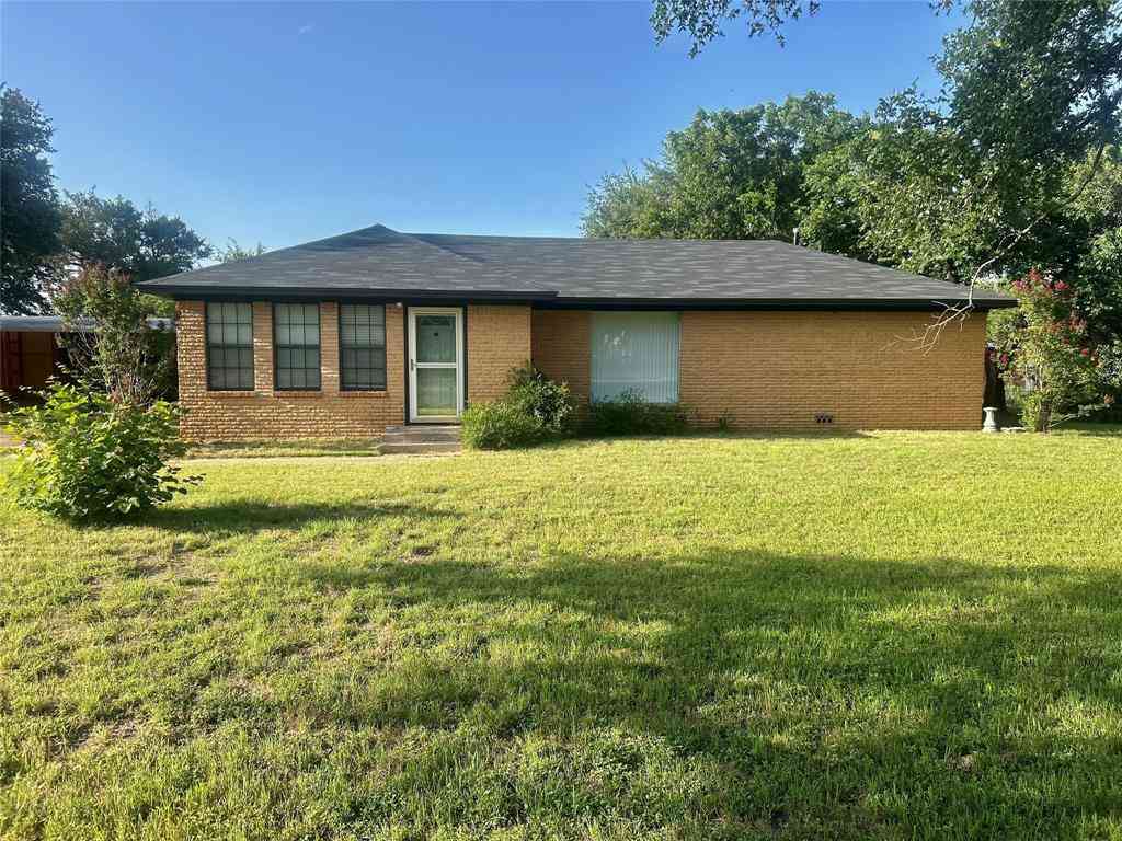 Homes For Sale - 1121 E Coke<br/> Hamilton County, Hamilton, TX 76531