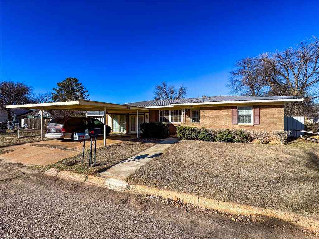 Homes For Sale - 304 SE 2nd Street<br/> Knox City, TX 79529