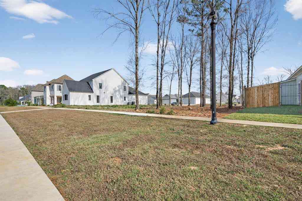 Vacant Land For Sale - 2117 Pecan Square<br/> Shreveport, LA 71106