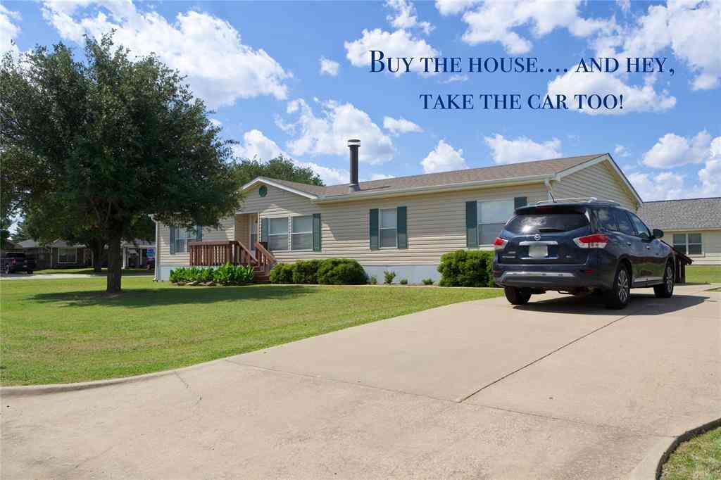 Homes For Sale - 115 Candlewood Circle<br/> Cooke County, Gainesville, TX 76240