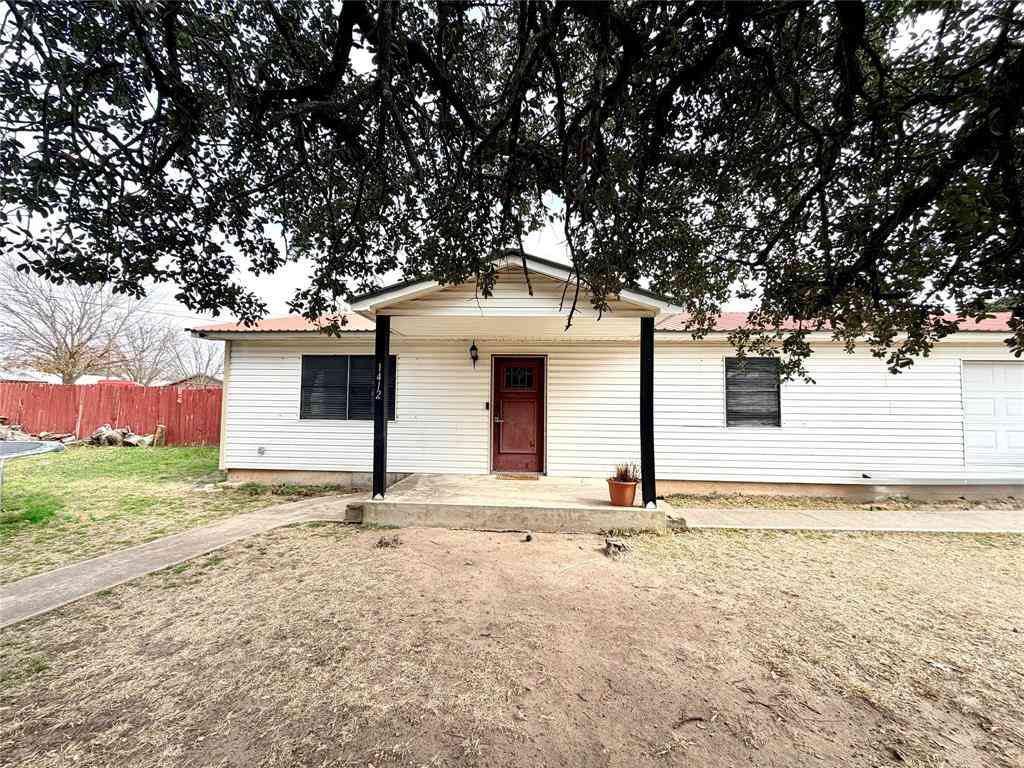Apartment For Sale - 1412 Sunset Drive<br/> Goldthwaite, TX 76844