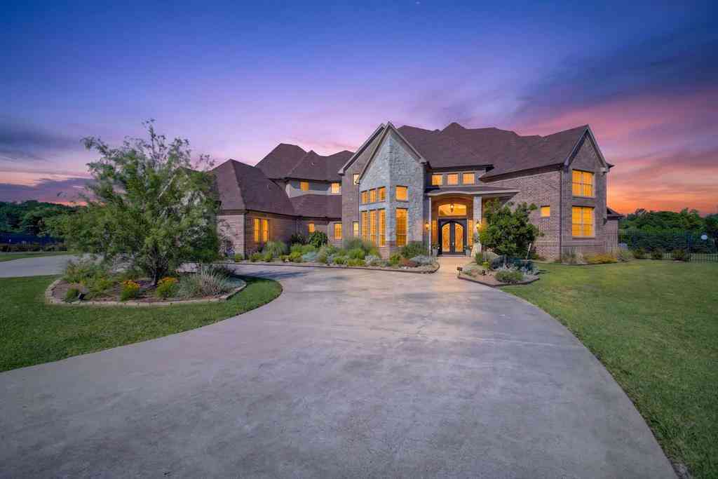 Homes For Sale - 3701 Canyon Pass Trail<br/> Burleson, TX 76028