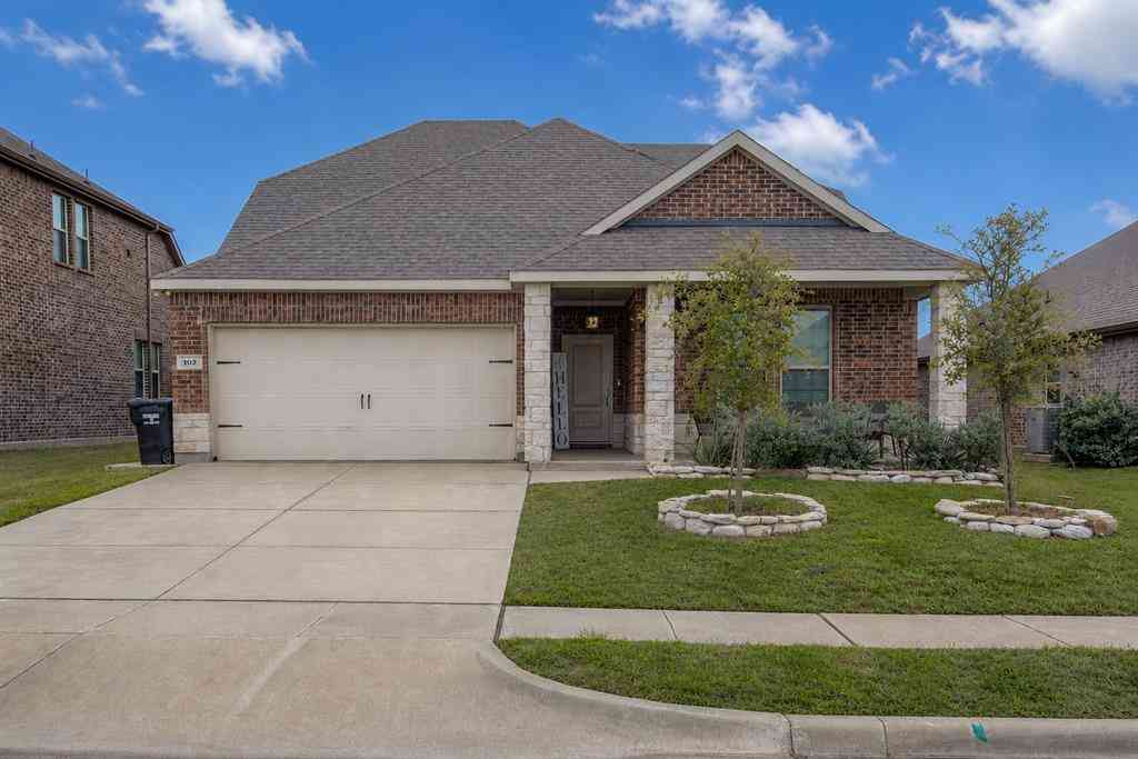 Homes For Sale - 102 Whitetail Way<br/> Caddo Mills, TX 75135