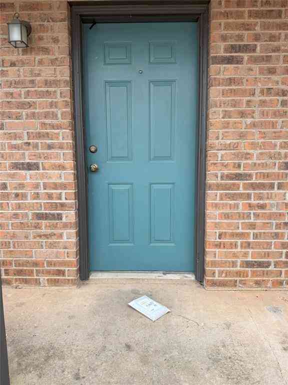 Townhouse For Rent - 732 W Collins Street<br/> Denton, TX 76201