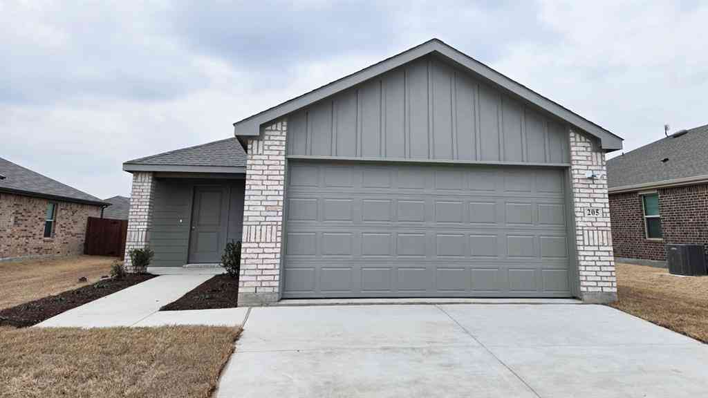 Homes For Sale - 205 Choctaw Drive<br/> Fannin County, Leonard, TX 75452