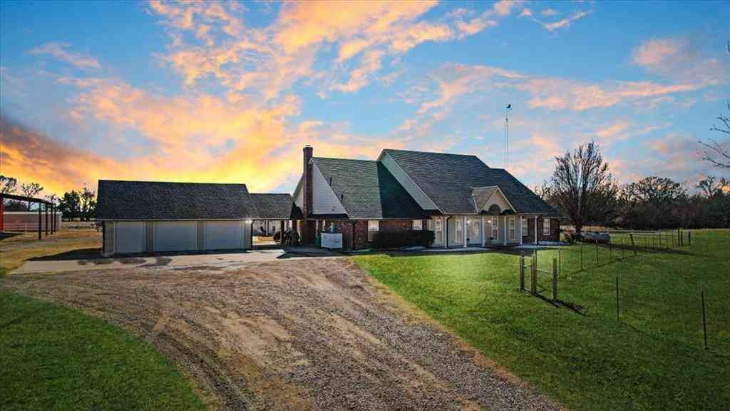 Homes For Sale - 1628 County Road 2605<br/> Bonham, TX 75418
