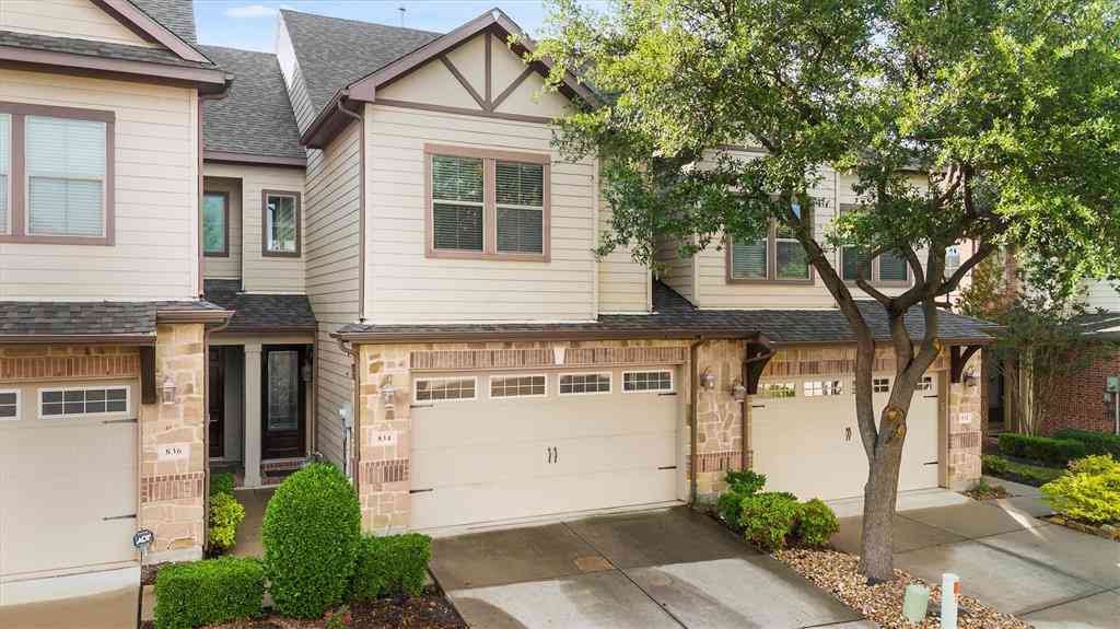 Townhouse For Sale - 834 Apple Hill Drive<br/> Allen, TX 75013