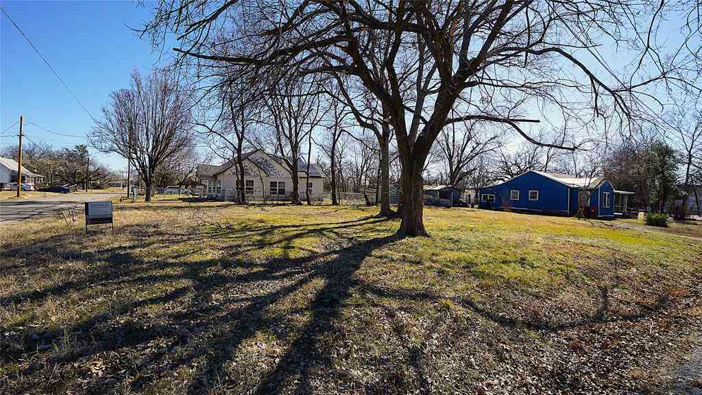 Vacant Land For Sale - 410 E 6th Street<br/> Fannin County, Bonham, TX 75418