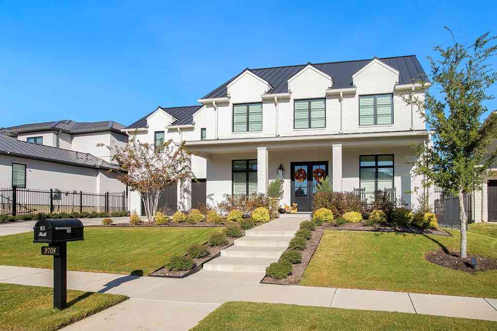 Homes For Sale - 9708 Latour Court<br/> Tarrant County, Fort Worth, TX 76126