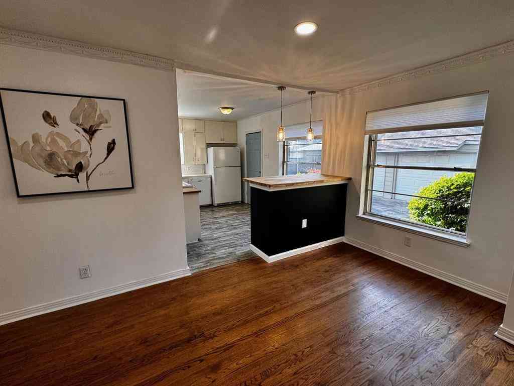 Townhouse For Rent - 6227 Saint Moritz Avenue<br/> Dallas, TX 75214