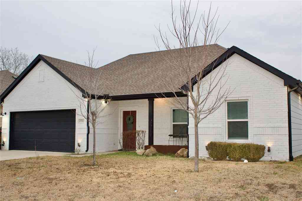 Homes For Sale - 1711 Fred Street<br/> Hunt County, Greenville, TX 75401