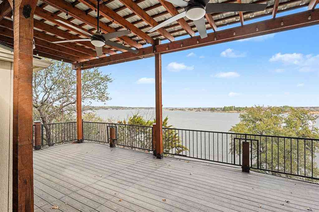 Homes For Sale - 7006 Stone Bluff Court<br/> Granbury, TX 76048
