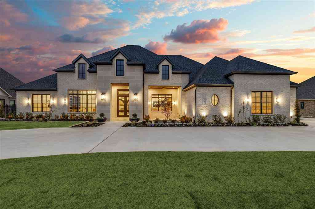 Homes For Sale - 3516 Fairway Drive<br/> Denton County County, Denton, TX 76226