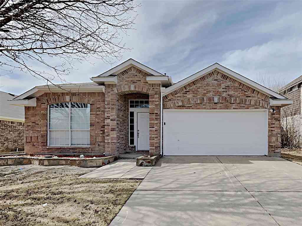 Homes For Sale - 617 Oak Hollow Trail<br/> Tarrant County, Saginaw, TX 76179