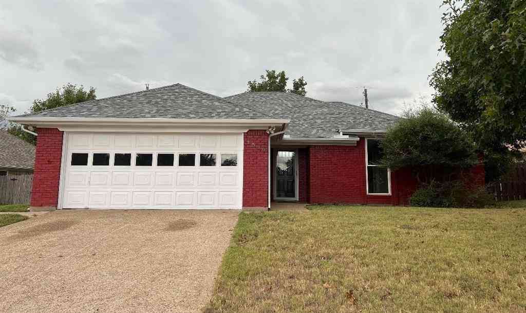 Homes For Rent - 1500 Hyde Park Boulevard<br/> Cleburne, TX 76033