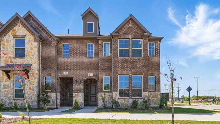 Townhouse For Sale - 1916 Hellams Lane<br/> Rockwall County, Royse City, TX 75189