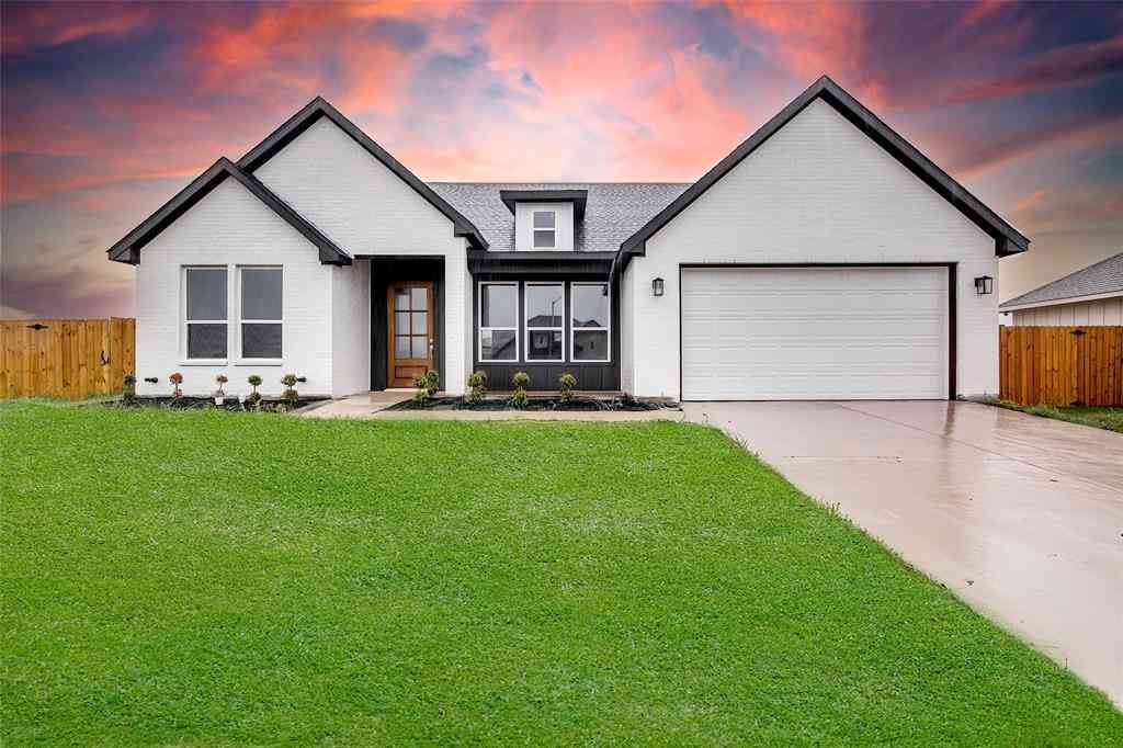 Homes For Sale - 204 High Ridge Court<br/> Godley, TX 76044