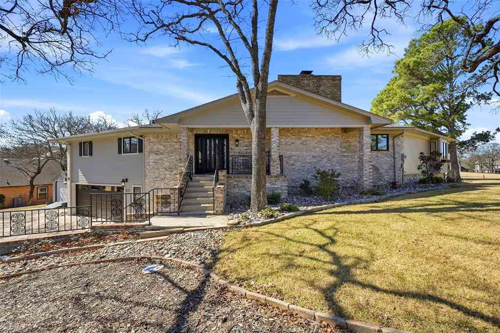 Homes For Sale - 231 Cayuga Trail<br/> Cooke County, Lake Kiowa, TX 76240