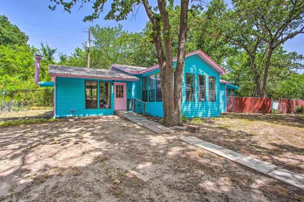 Homes For Sale - 9899 Archer Lane<br/> Hunt County, Quinlan, TX 75474