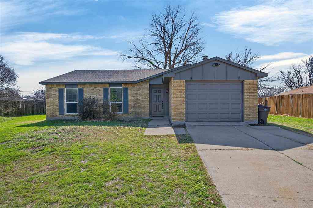 Homes For Sale - 2308 Foxglen Court<br/> Tarrant County, Fort Worth, TX 76131
