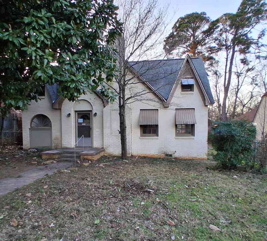 Homes For Sale - 805 S Glenwood Boulevard<br/> Tyler, TX 75701