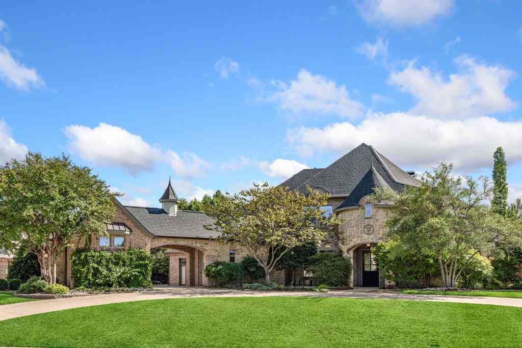 Homes For Sale - 3305 Clubview Drive<br/> Denton County County, Denton, TX 76226