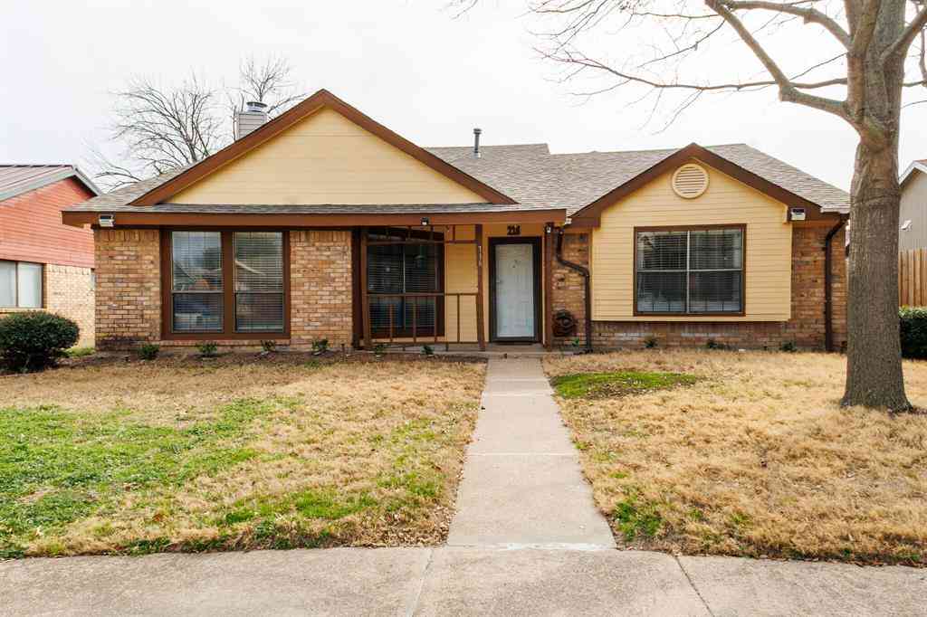 Homes For Sale - 716 Fieldwood Drive<br/> Mesquite, TX 75150