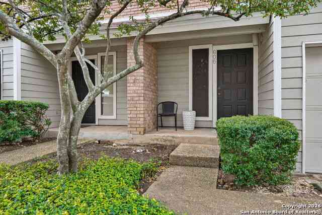 Townhouse For Sale - 11001 Wurzbach #605<br/> San Antonio, TX 78230