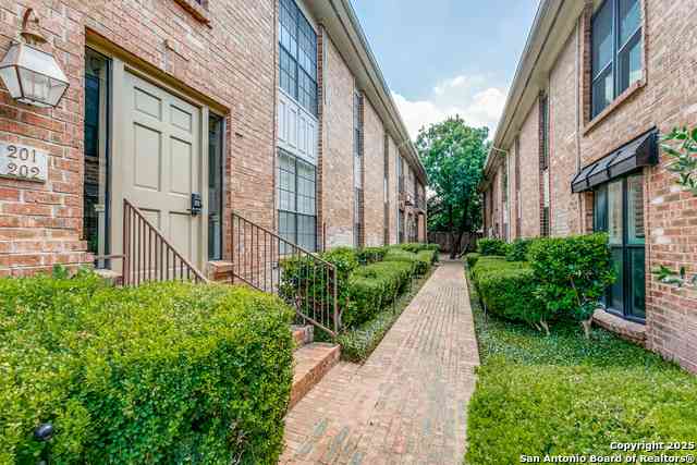 Apartment For Sale - 7815 Broadway #202<br/> San Antonio, TX 78209