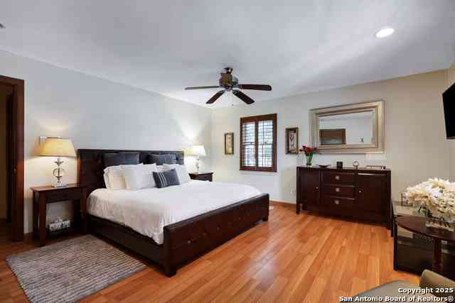 Townhouse For Sale - 8715 Starcrest #19<br/> San Antonio, TX 78217