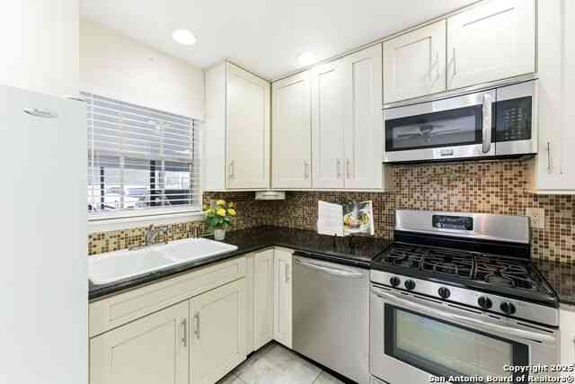 Apartment For Sale - 8038 Broadway St #118K<br/> San Antonio, TX 78209