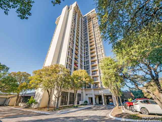 Apartment For Sale - 7701 Wurzbach Rd #406<br/> San Antonio, TX 78229