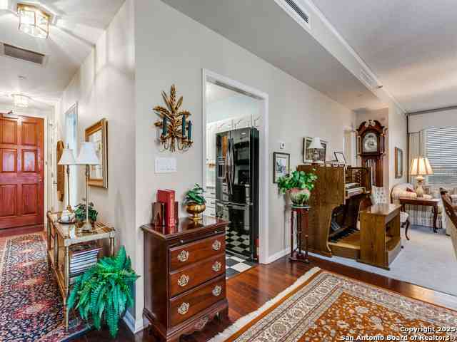 Apartment For Sale - 1 Towers Park Ln #412<br/> San Antonio, TX 78209
