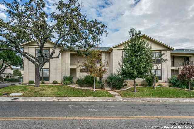 Apartment For Sale - 165 W Rampart #104<br/> San Antonio, TX 78216