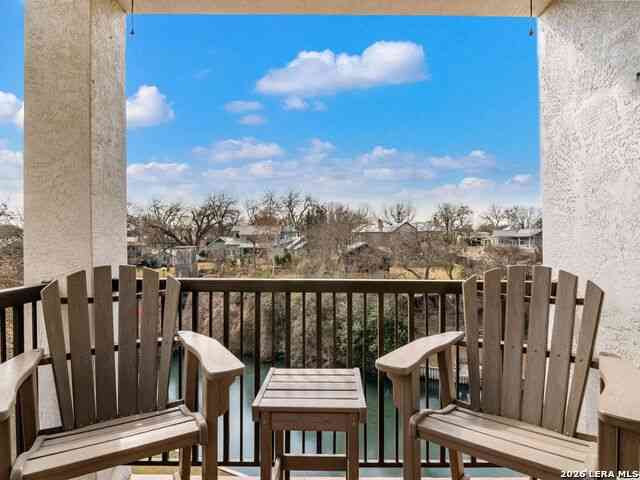 Apartment For Sale - 401 W Lincoln St #A208<br/> New Braunfels, TX 78130